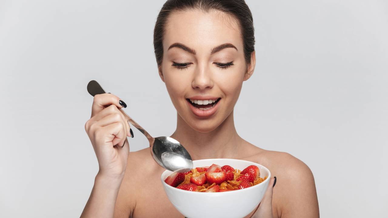 Cinco benefícios incríveis do morango que estão surpreendendo até os especialistas em saúde