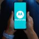 O celular da Motorola que entrega tecnologia premium sem custar uma fortuna