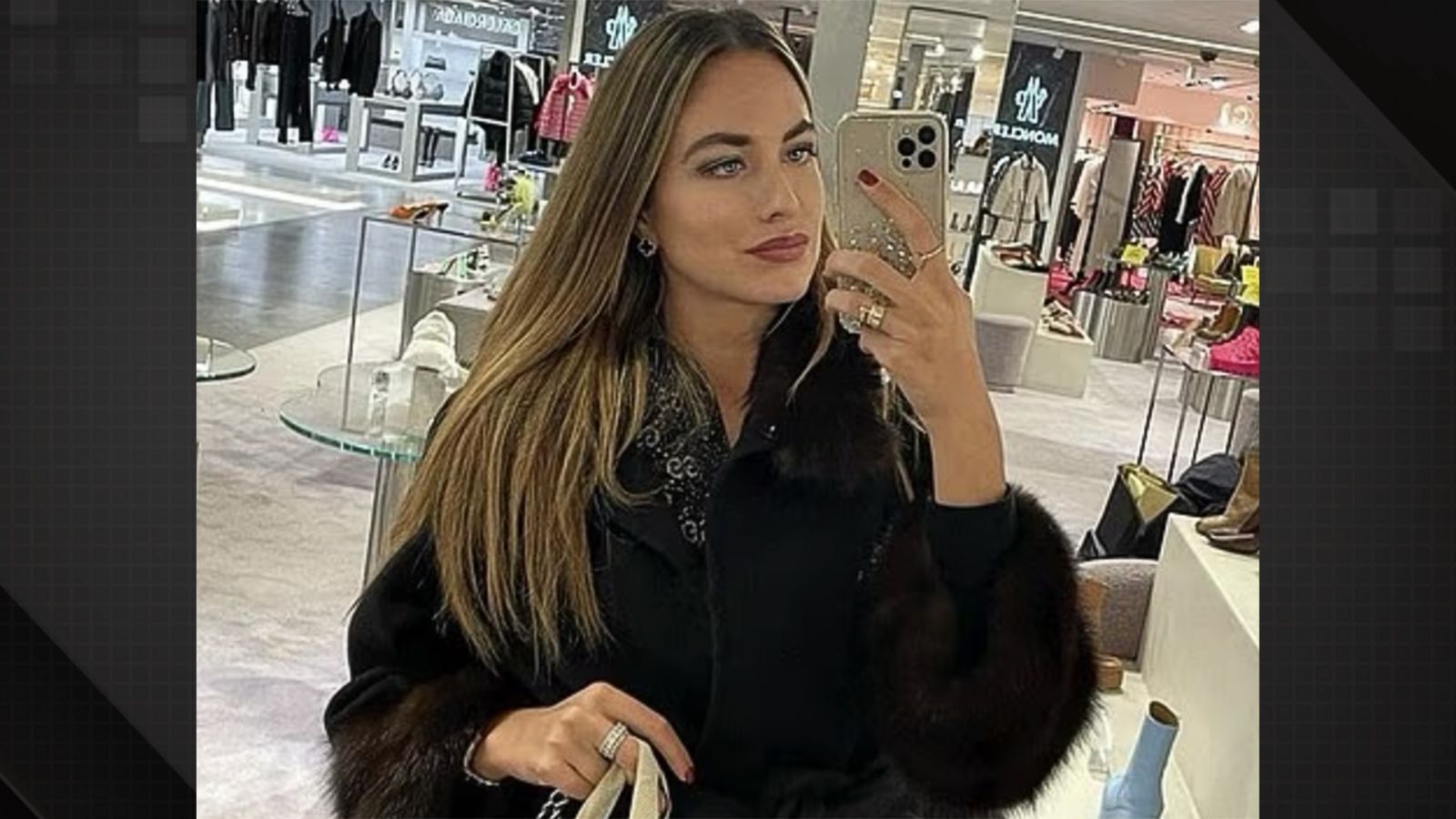 Estrela de TV e modelo, de 29 anos, é morta a facadas pelo ex-namorado