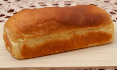 Pão caseiro sem sovar que fica fofinho por dentro e crocante por fora