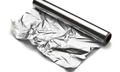 O lado certo do papel alumínio é o brilhante ou o fosco?