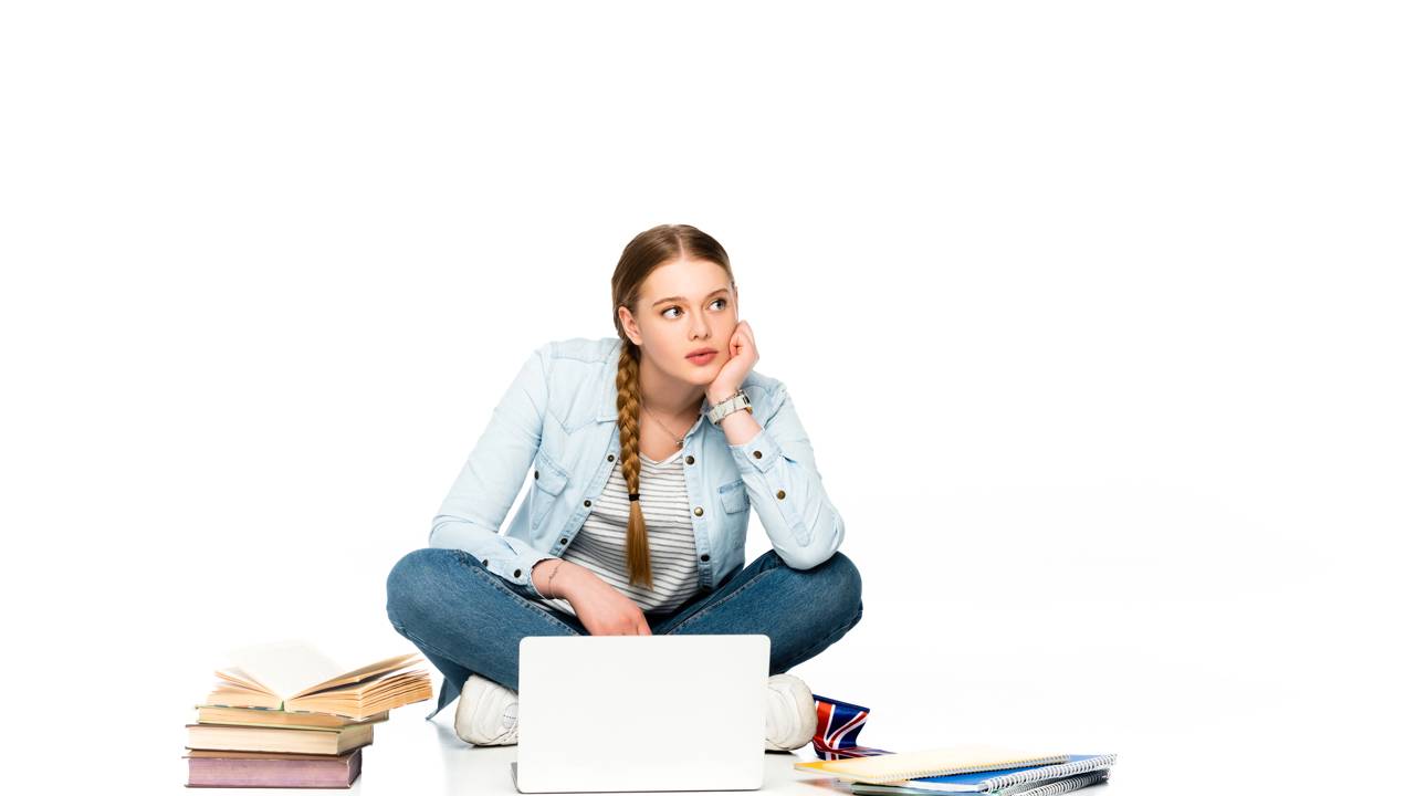 O correto é Xalé ou Chalé?