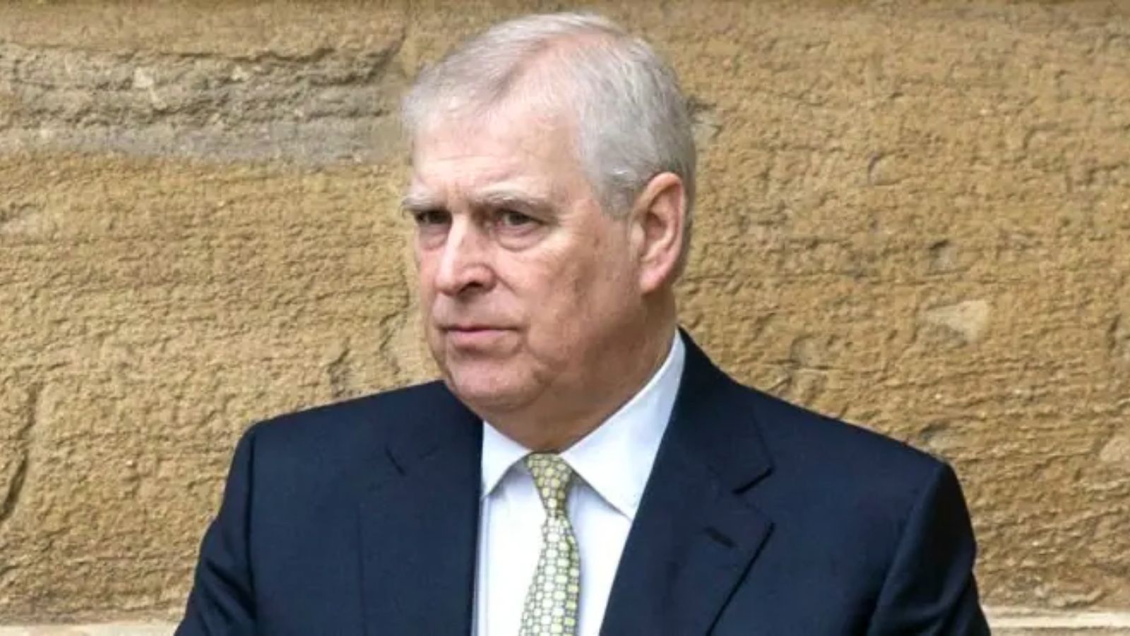 Príncipe Andrew perde títulos reais após novo escândalo Epstein