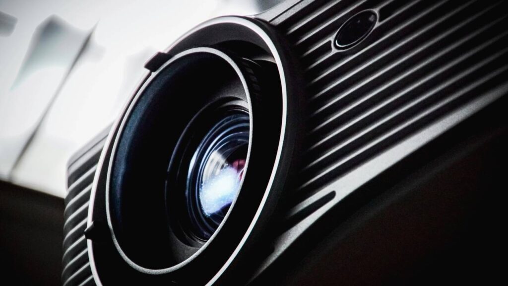 Os três melhores projetores portáteis para levar onde quiser
