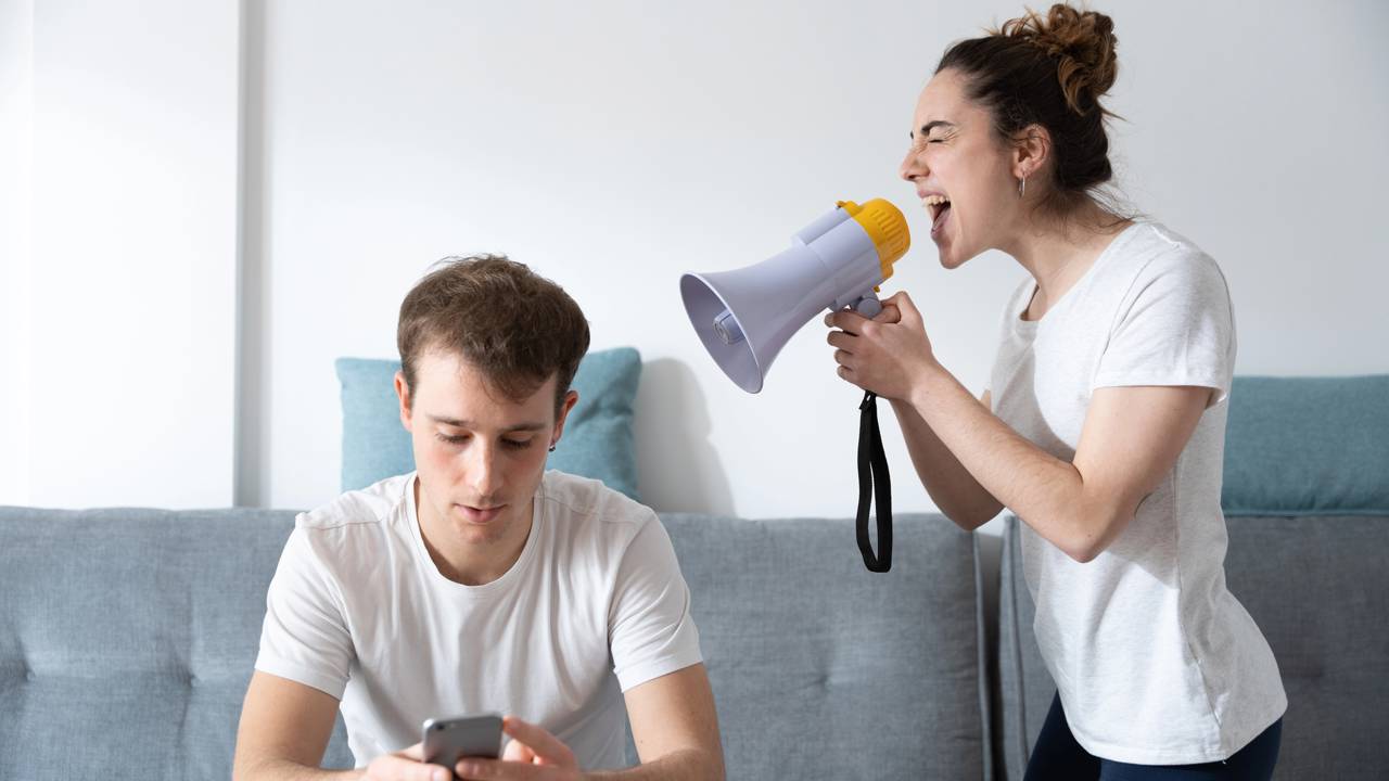 Signos com relacionamentos amorosos são conhecidos por sua complexidade, envolvendo fatores que vão da compatibilidade emocional ao alinhamento de expectativas de vida, sendo que algumas pessoas