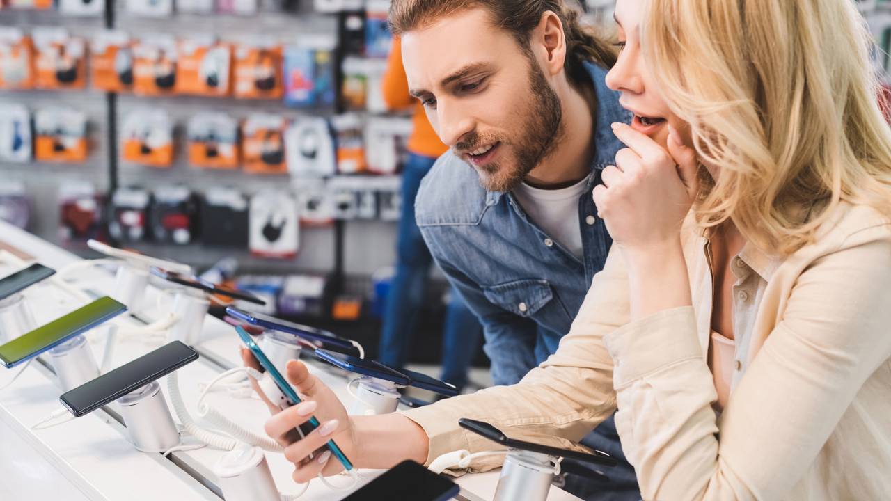 Celulares baratos que ainda valem a pena em 2025