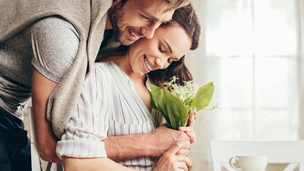 O mês de outubro traz fortes surpresas no campo amoroso para muitos signos, especialmente para quem está aberto às mudanças e deseja viver novas experiências nos relacionamentos