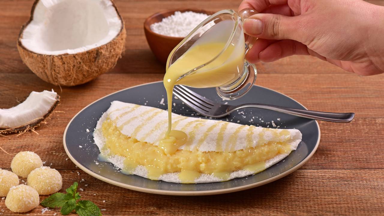 Essa tapioca de coco com leite condensado vai te deixar sem palavras