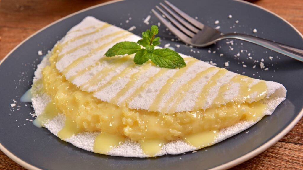 Essa tapioca de coco com leite condensado vai te deixar sem palavras
