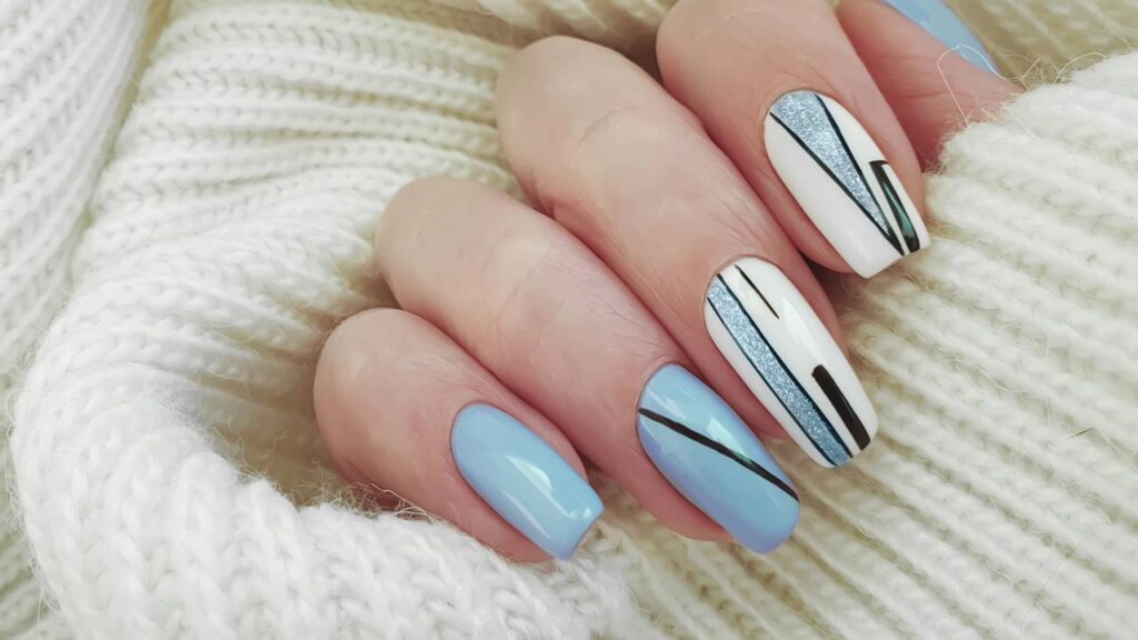 A arte de decorar unhas está cada vez mais acessível e permite adicionar um toque de criatividade e estilo ao visual, mesmo sem experiência profissional. Com técnicas simples e um pouco de prática, é possível criar designs chamativos e elegantes em casa. Descubra seis ideias de unhas decoradas que qualquer pessoa pode fazer, independentemente do nível de habilidade.