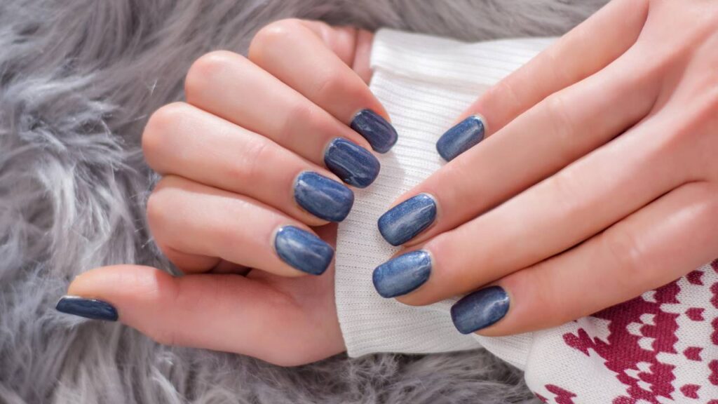 Esmalte metálico sem brilho? Entenda por que isso acontece