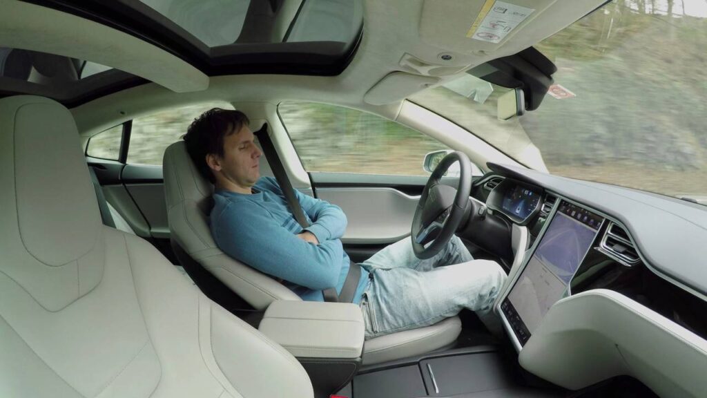 Veículos inteligentes e direção semiautônoma já são realidade