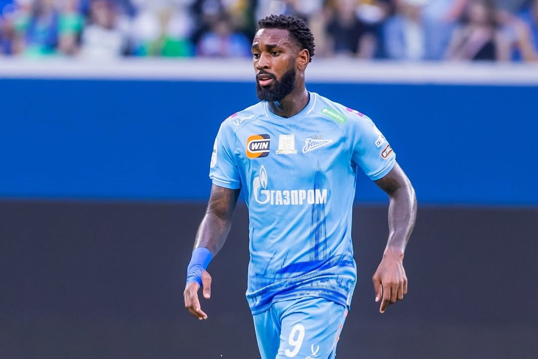 Palmeiras negocia com volante ex-Flamengo