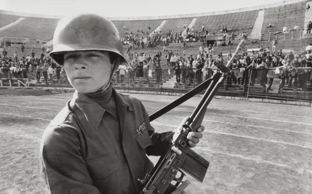 O estádio que já serviu como prisão antes de virar palco de futebol