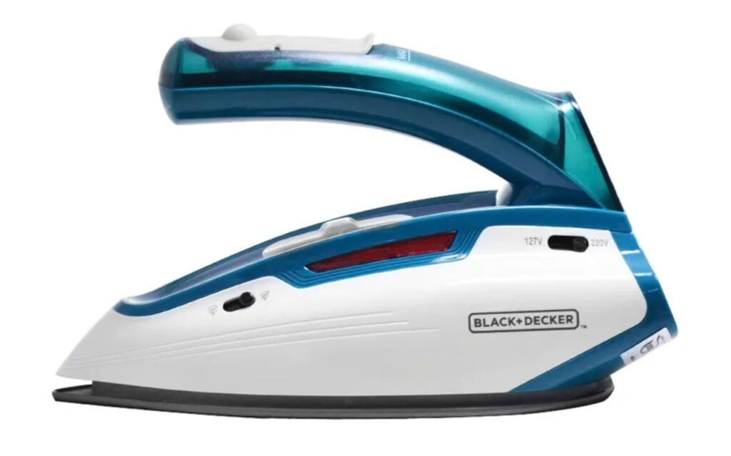 O ferro de passar portátil que virou o queridinho de quem viaja muito