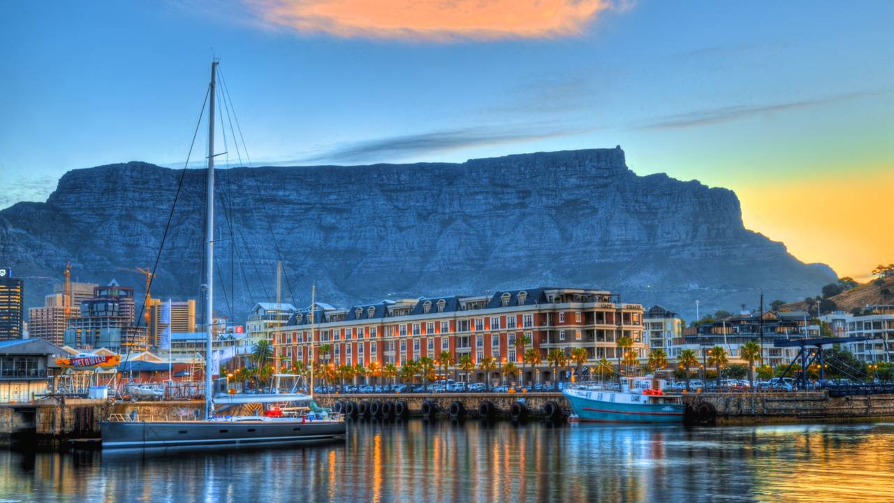 Esse destino na África une mar cristalino, montanha e vinhos premiados em um só lugar