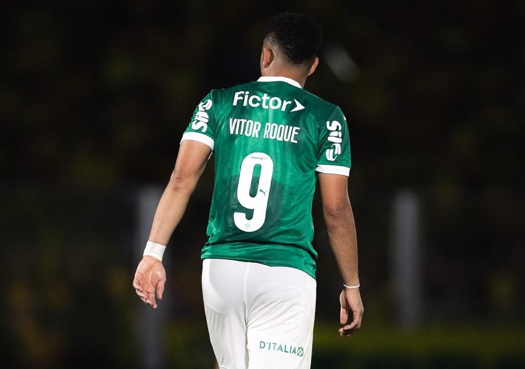 Vitor Roque pode ficar fora do Brasileirão por uma postagem nas redes sociais