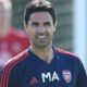 Arteta lida com crise na zaga após lesão de Gabriel Magalhães