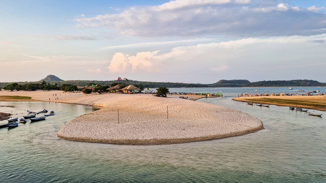 Esse lugar mostra que o Caribe brasileiro existe e fica no coração da Amazônia