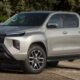 Toyota Hilux 2027 chega com versão híbrida, novo visual e painel digital