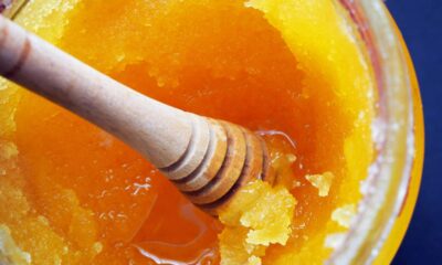 O motivo de o mel cristalizar surpreende quem acha que isso significa algo ruim