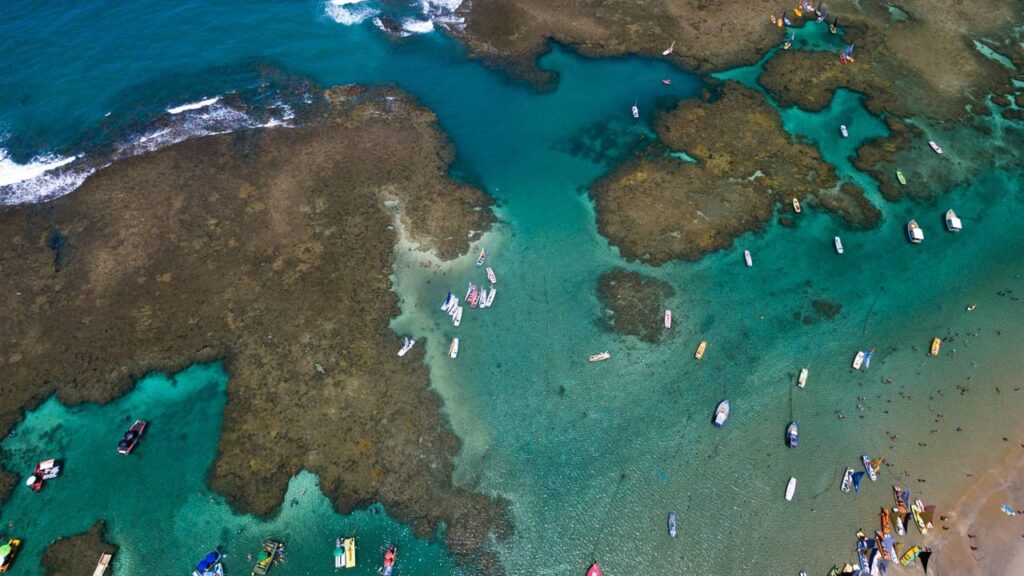 A cidade nordestina que parece uma praia do Caribe e está encantando turistas do mundo todo