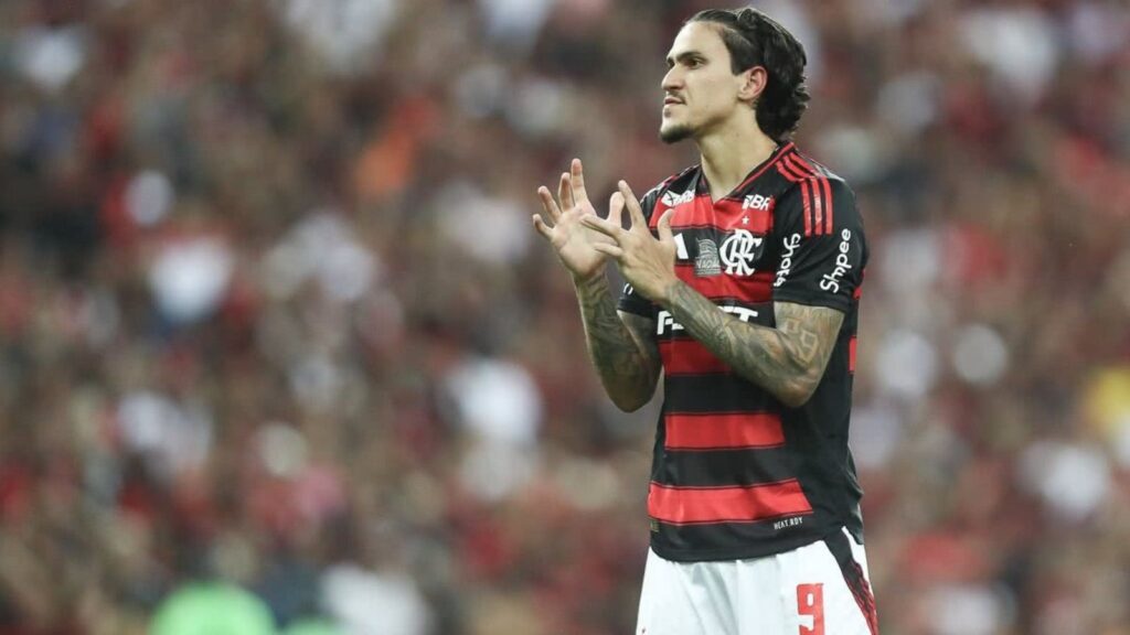 Pedro vive indefinição no Flamengo entre renovação e interesse inglês