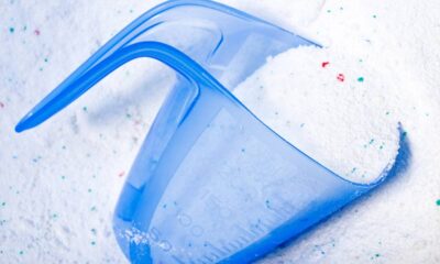 O sabão em pó está prejudicando minha máquina de lavar e danificando minhas roupas