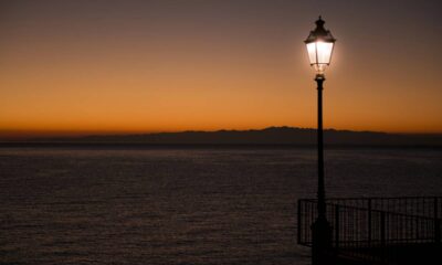 Por que o som do mar parece diferente durante a madrugada
