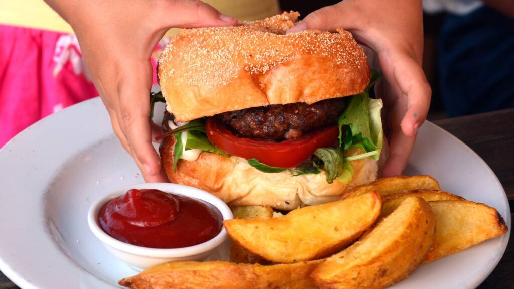 Os erros na alimentação que podem piorar sua ansiedade e seu estresse  