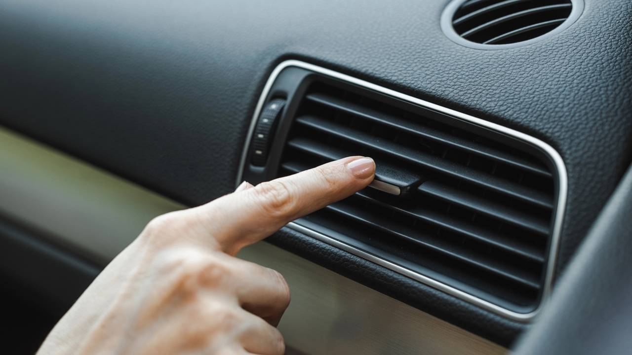 Usar a ventilação do ar-condicionado pode estar aumentando seu gasto de combustível