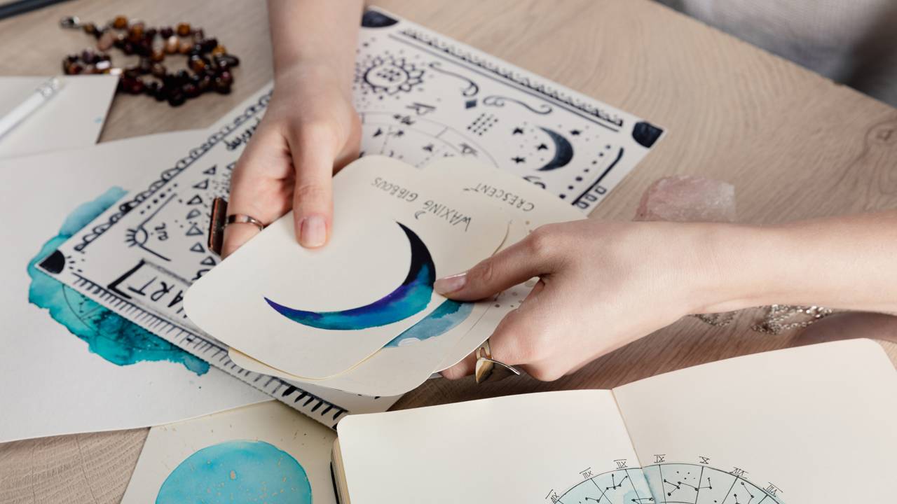 A influência da Lua no seu dinheiro e como ela afeta suas decisões de compra