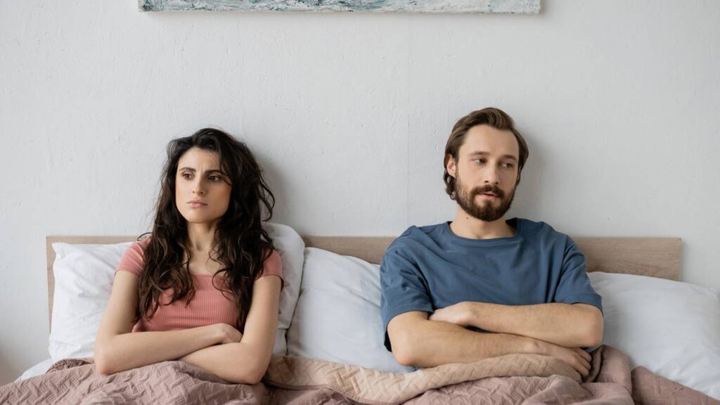 O casal se prende a um ciclo e tem medo da mudança - Créditos: depositphotos.com / AllaSerebrina