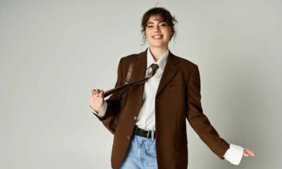 A peça que não pode faltar no guarda-roupa e está dominando as passarelas