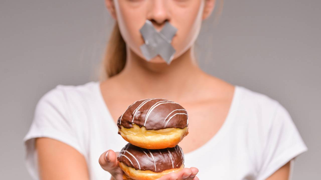 Passa longos períodos sem comer? O efeito no corpo pode surpreender