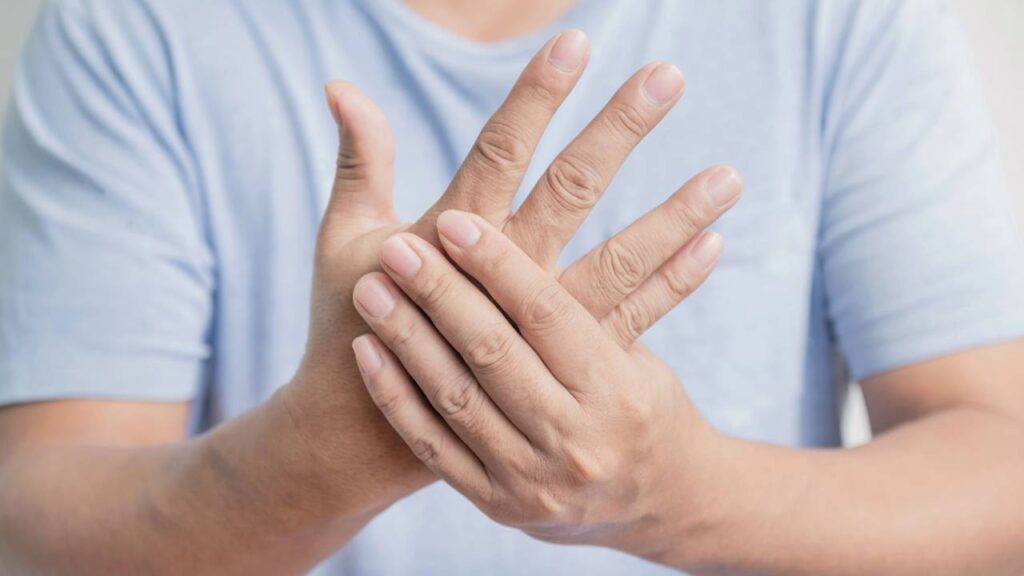 Veja por que você sente formigamentos nas mãos com tanta frequência