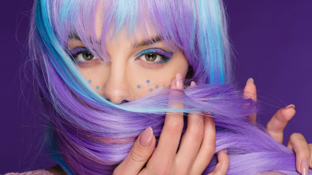 Essa cor de cabelo mistura naturalidade e sofisticação