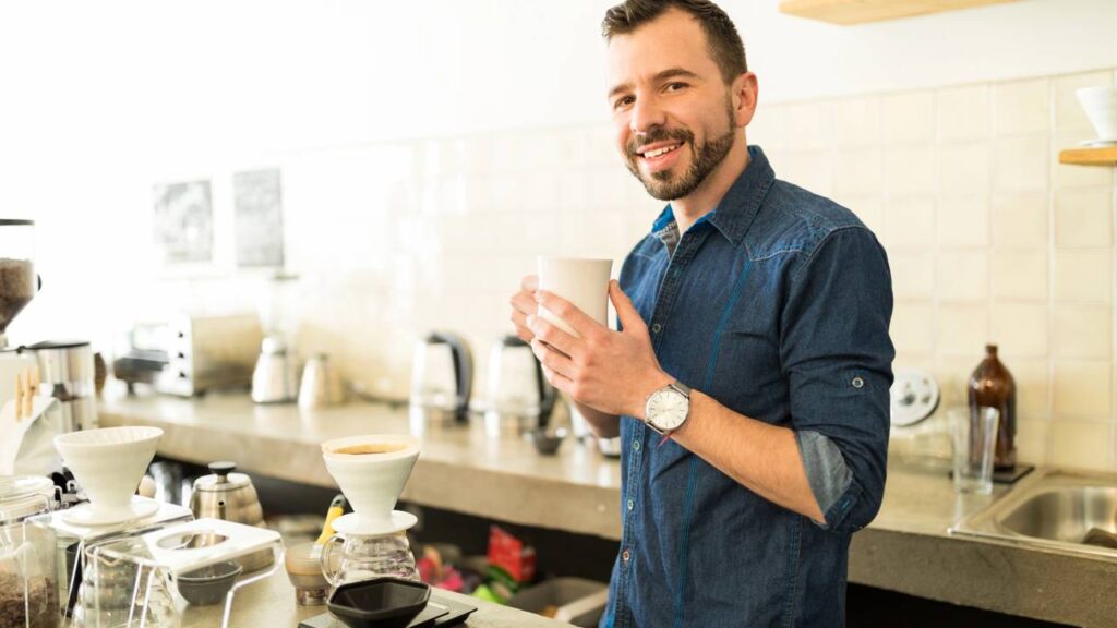Por que o café recém-coado tem um aroma tão forte