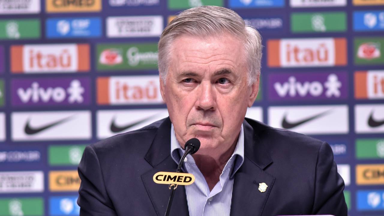 Ancelotti brinca sobre renovação e fala de possível retorno de Neymar