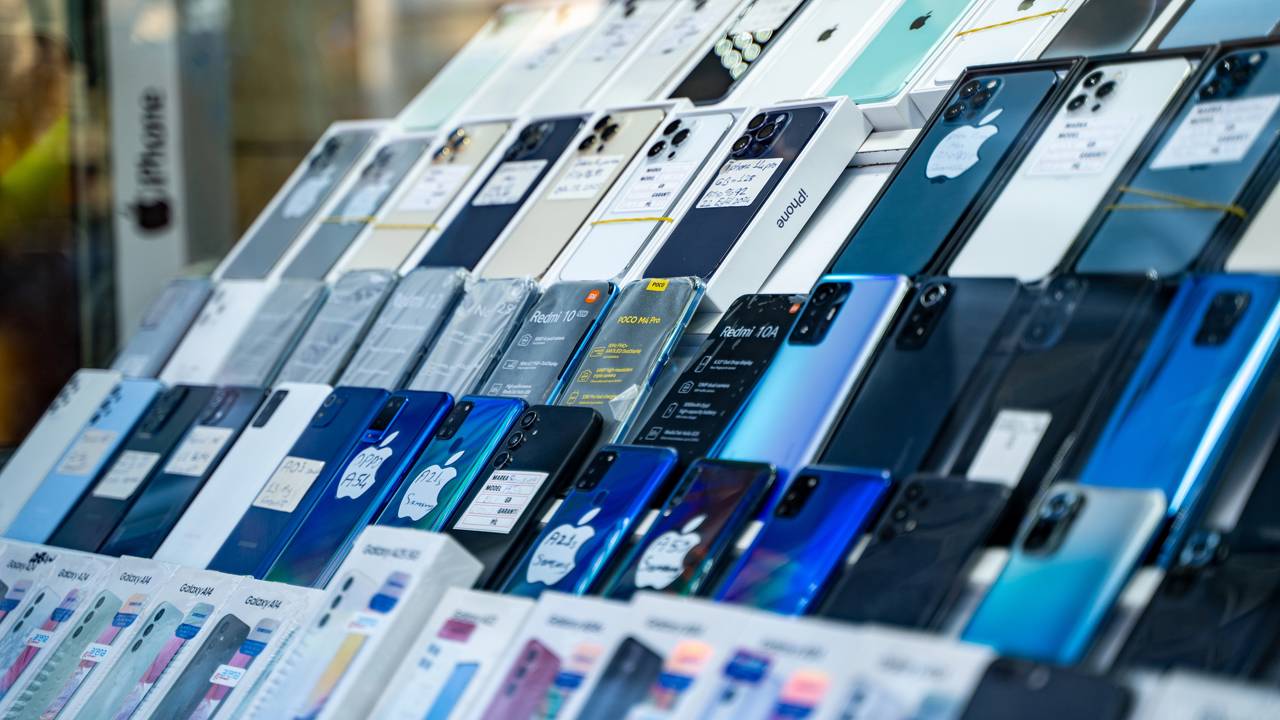 Qual o melhor celular barato de 2026? Veja comparativo entre modelos de entrada