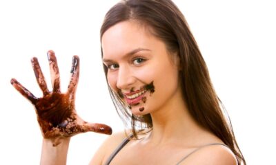 O que faz o chocolate derreter na boca, mas não na mão