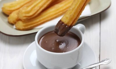 Aprenda o segredo do churros crocante por fora e macio por dentro