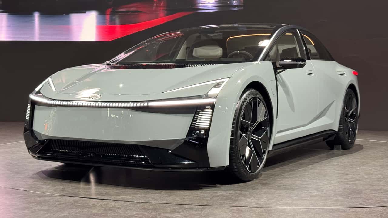 Novo Corolla 2026 segue visual do Prius e levanta dúvidas no Brasil