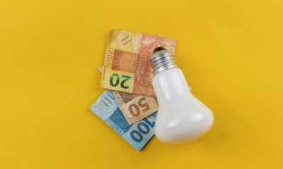 Dica de como economizar ate 30% na sua conta de luz