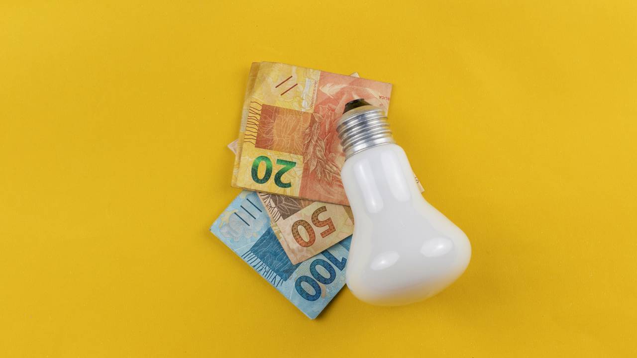 Dica de como economizar ate 30% na sua conta de luz
