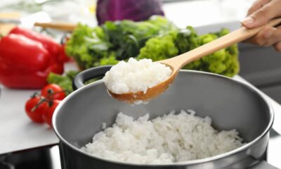 Arroz soltinho e sem erro com esses três passos que garantem uma receita perfeita, mesmo sem prática