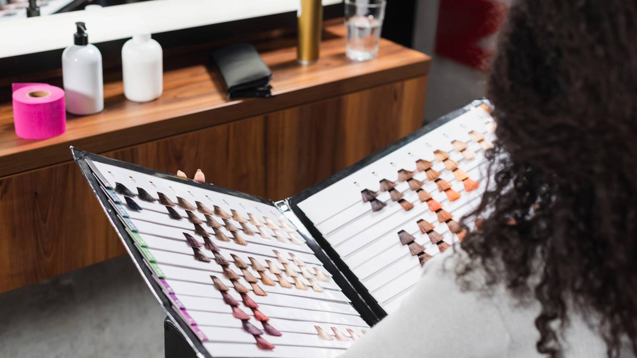 Essa cor de cabelo mistura naturalidade e sofisticação