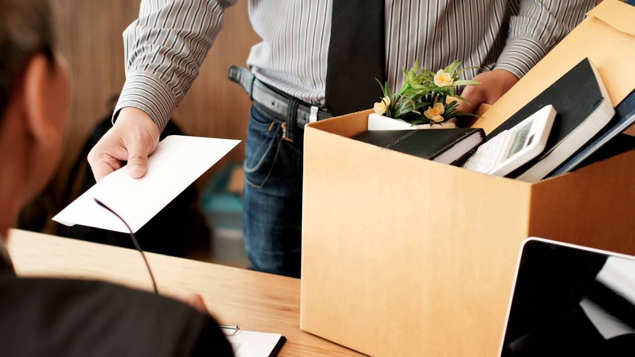 Funcionário foi demitido uma semana depois da admissão e recebeu indenização