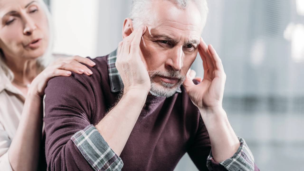 Os sintomas de AVC que aparecem horas antes do ataque acontecer