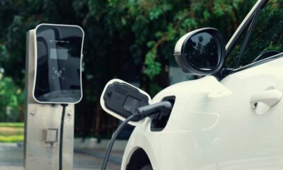 Carros elétricos deixaram de ser algo diferente e começaram a fazer parte do dia a dia de muitos brasileiros - Créditos: depositphotos.com / BiancoBlue